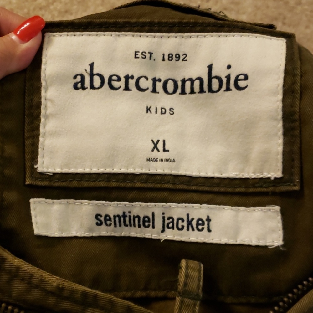 Jackets - Picture 4 of 4